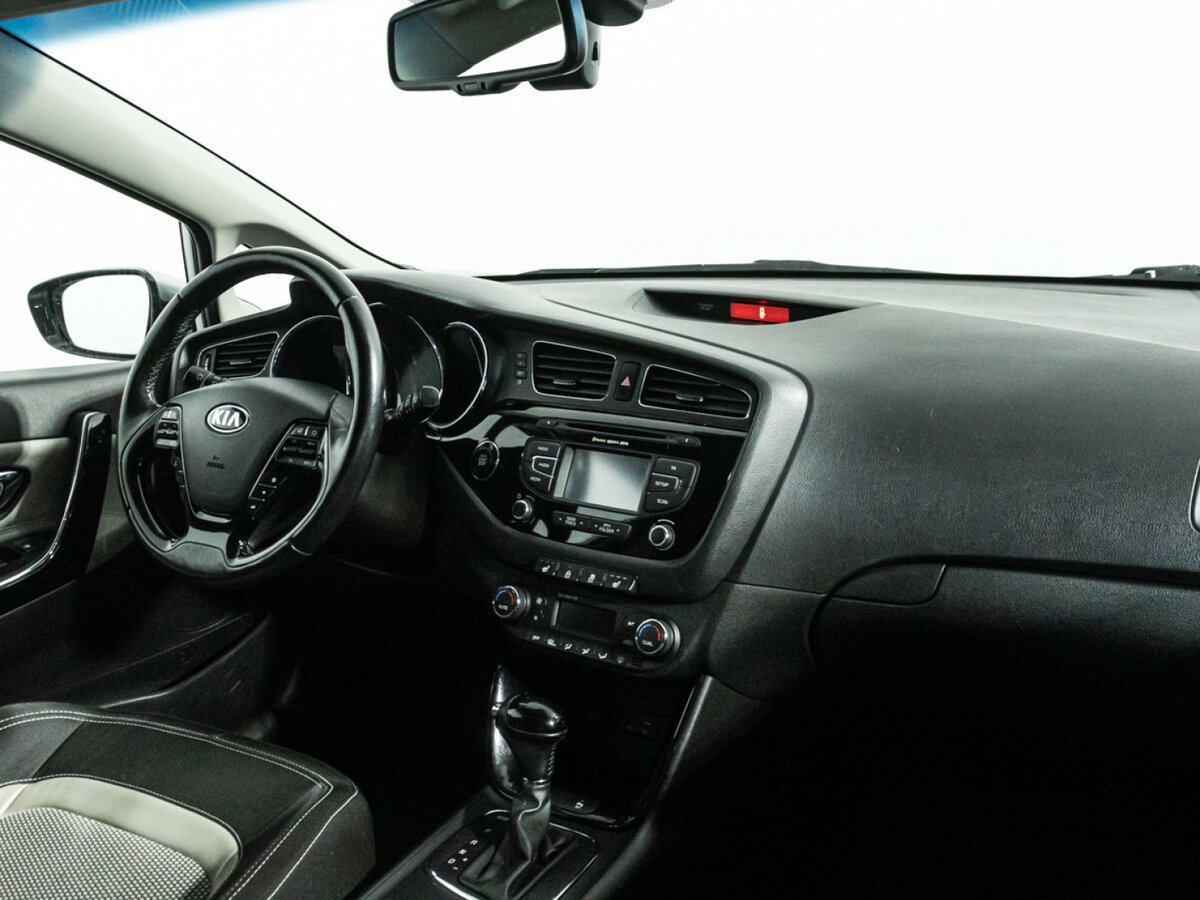 Купить Kia Ceed с пробегом. Фото: #8