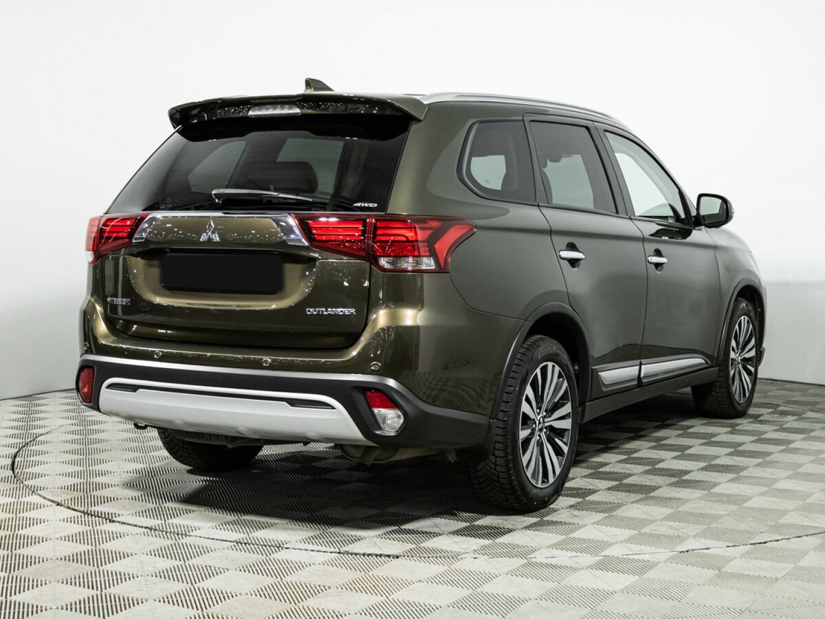 Купить Mitsubishi Outlander с пробегом. Фото: #3