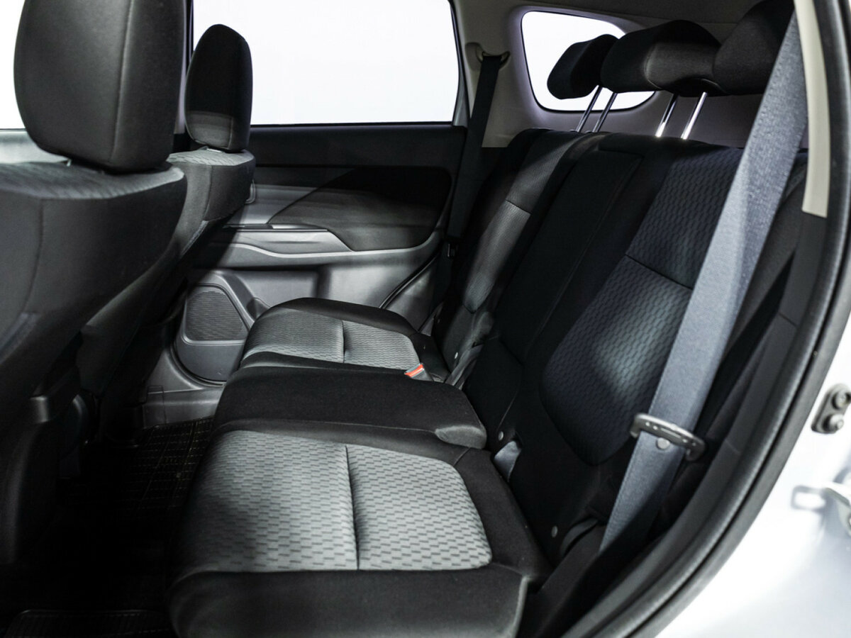 Купить Mitsubishi Outlander с пробегом. Фото: #7