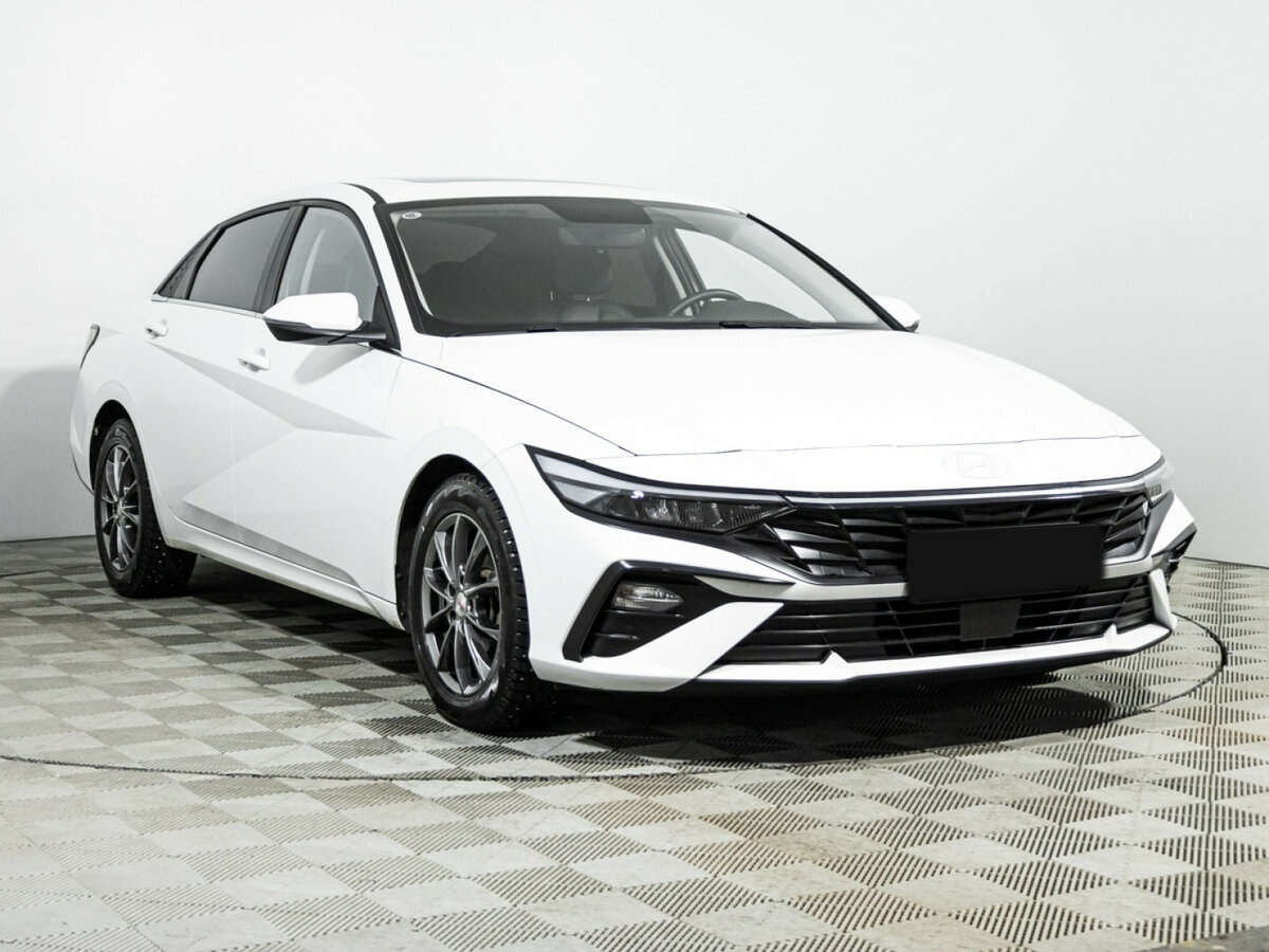 Купить Hyundai Elantra с пробегом. Фото: #2