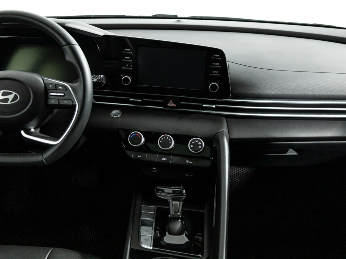 Купить Hyundai Elantra с пробегом. Фото: #13