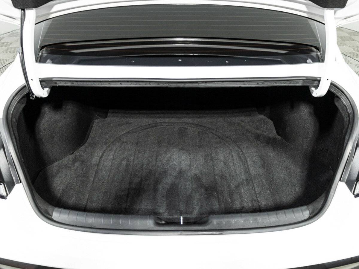 Купить Hyundai Elantra с пробегом. Фото: #18