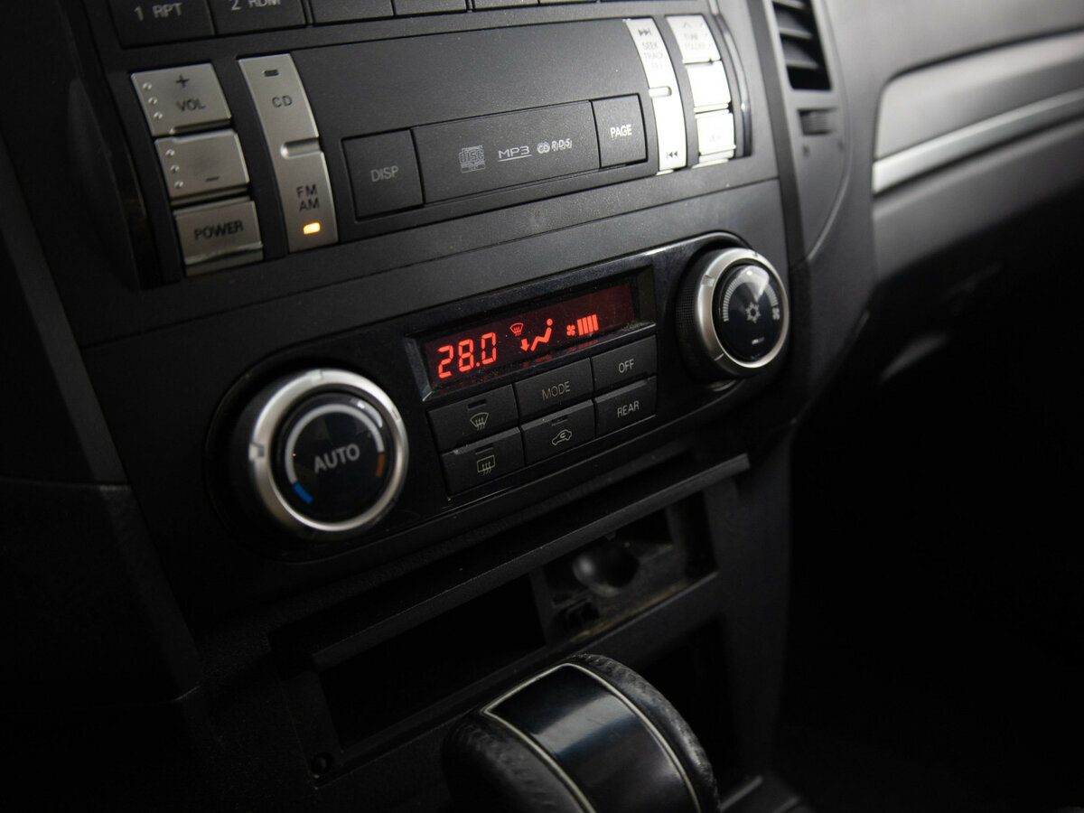 Купить Mitsubishi Pajero с пробегом. Фото: #12