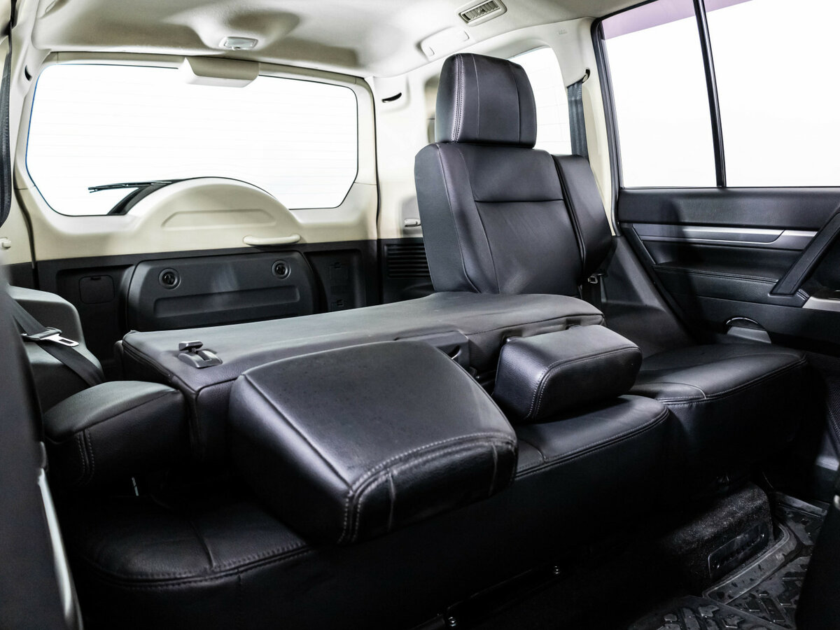 Купить Mitsubishi Pajero с пробегом. Фото: #25