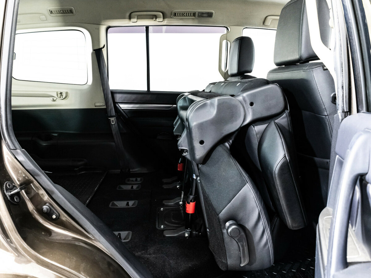 Купить Mitsubishi Pajero с пробегом. Фото: #29