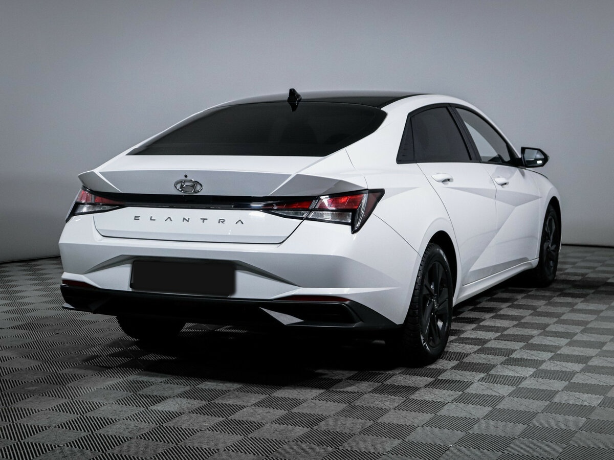 Купить Hyundai Elantra с пробегом. Фото: #4