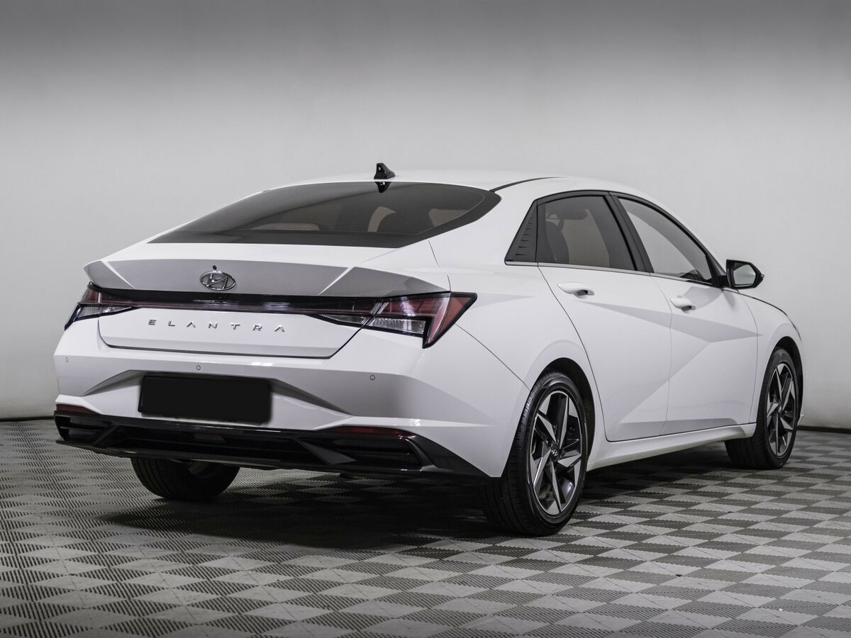 Купить Hyundai Elantra с пробегом. Фото: #3