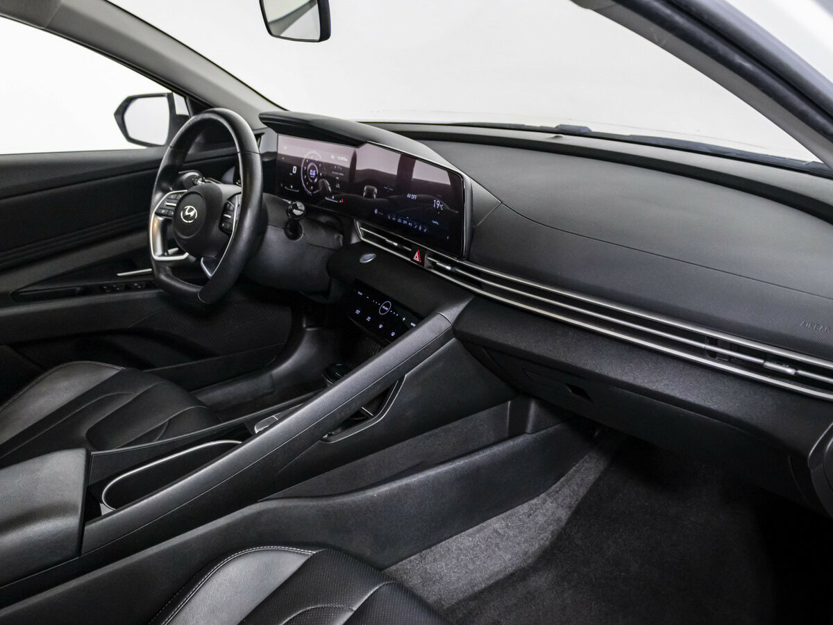 Купить Hyundai Elantra с пробегом. Фото: #6