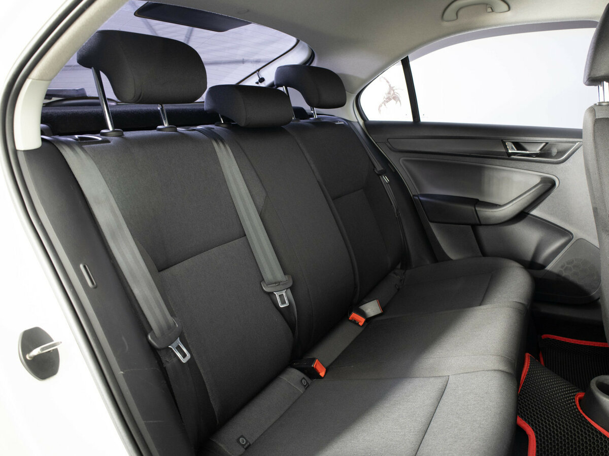 Купить Skoda Rapid с пробегом. Фото: #16