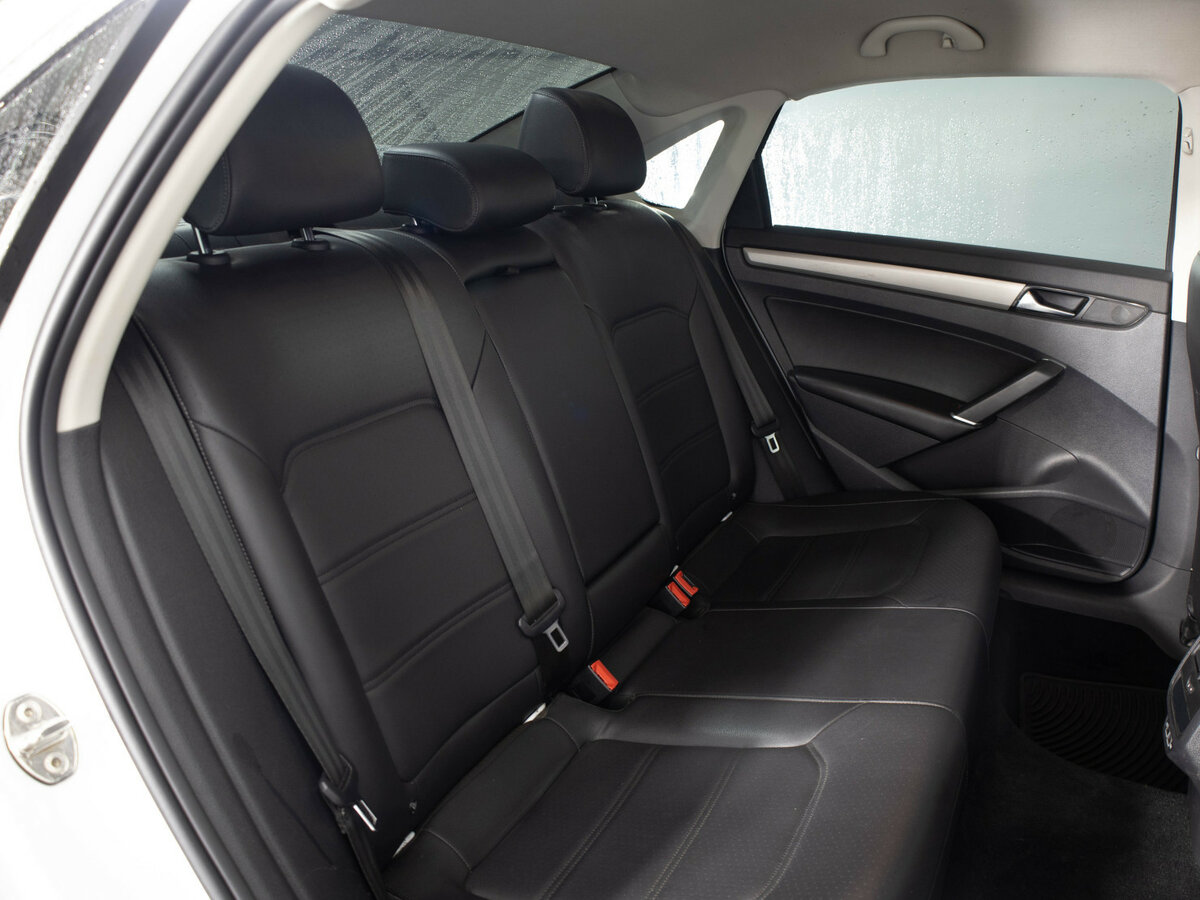 Купить Volkswagen Passat с пробегом. Фото: #17