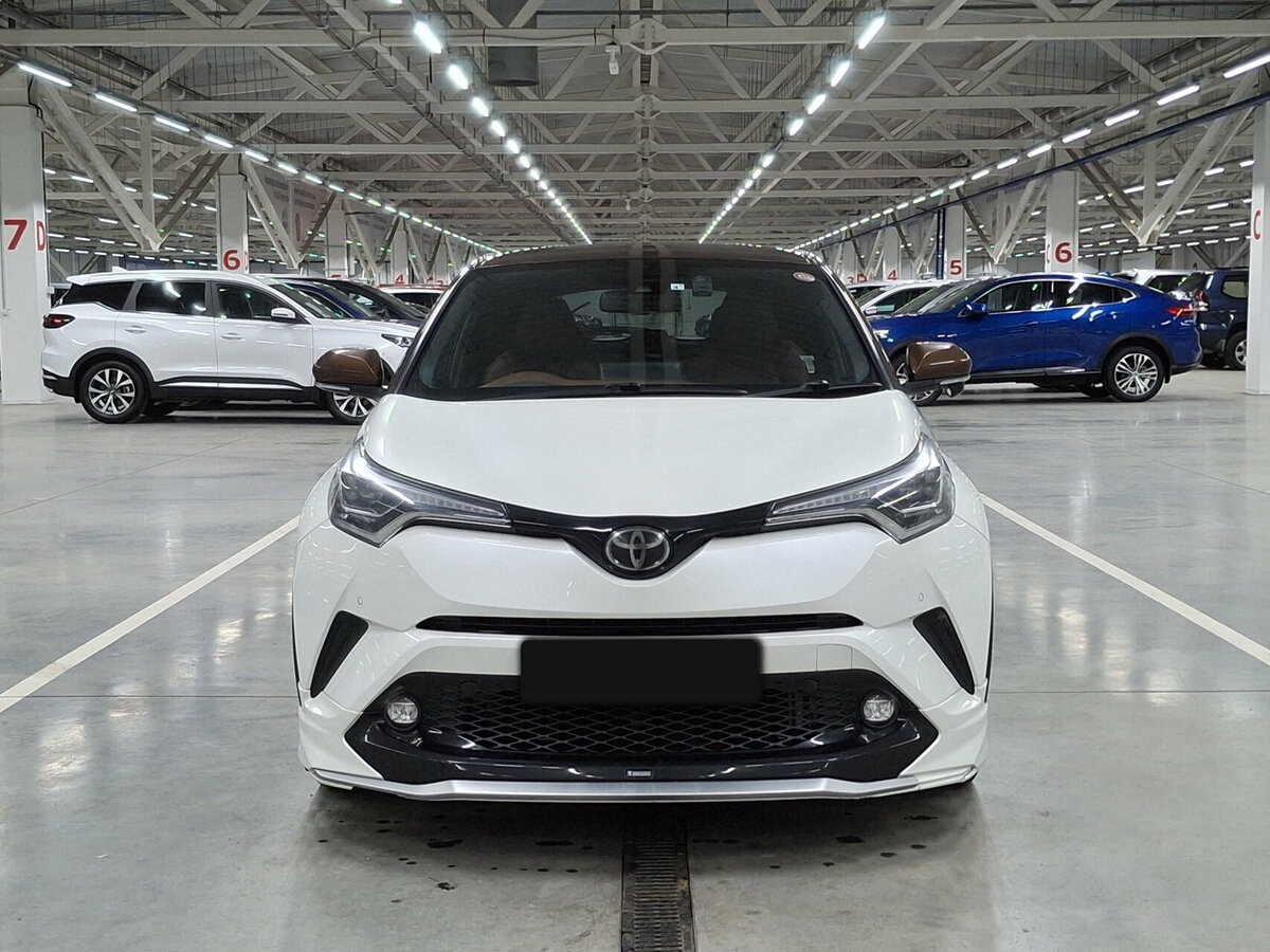 Купить Toyota C-HR с пробегом. Фото: #1
