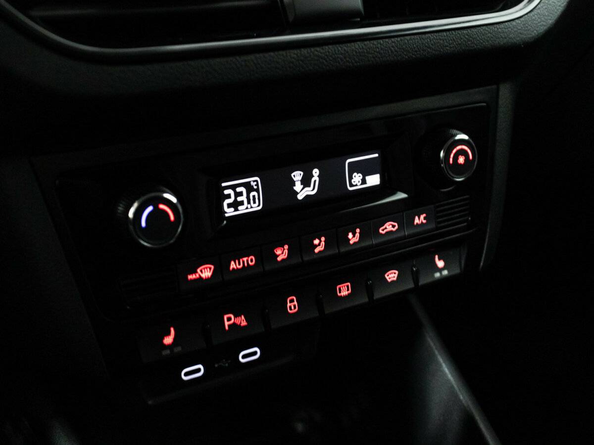 Купить Volkswagen Polo с пробегом. Фото: #15