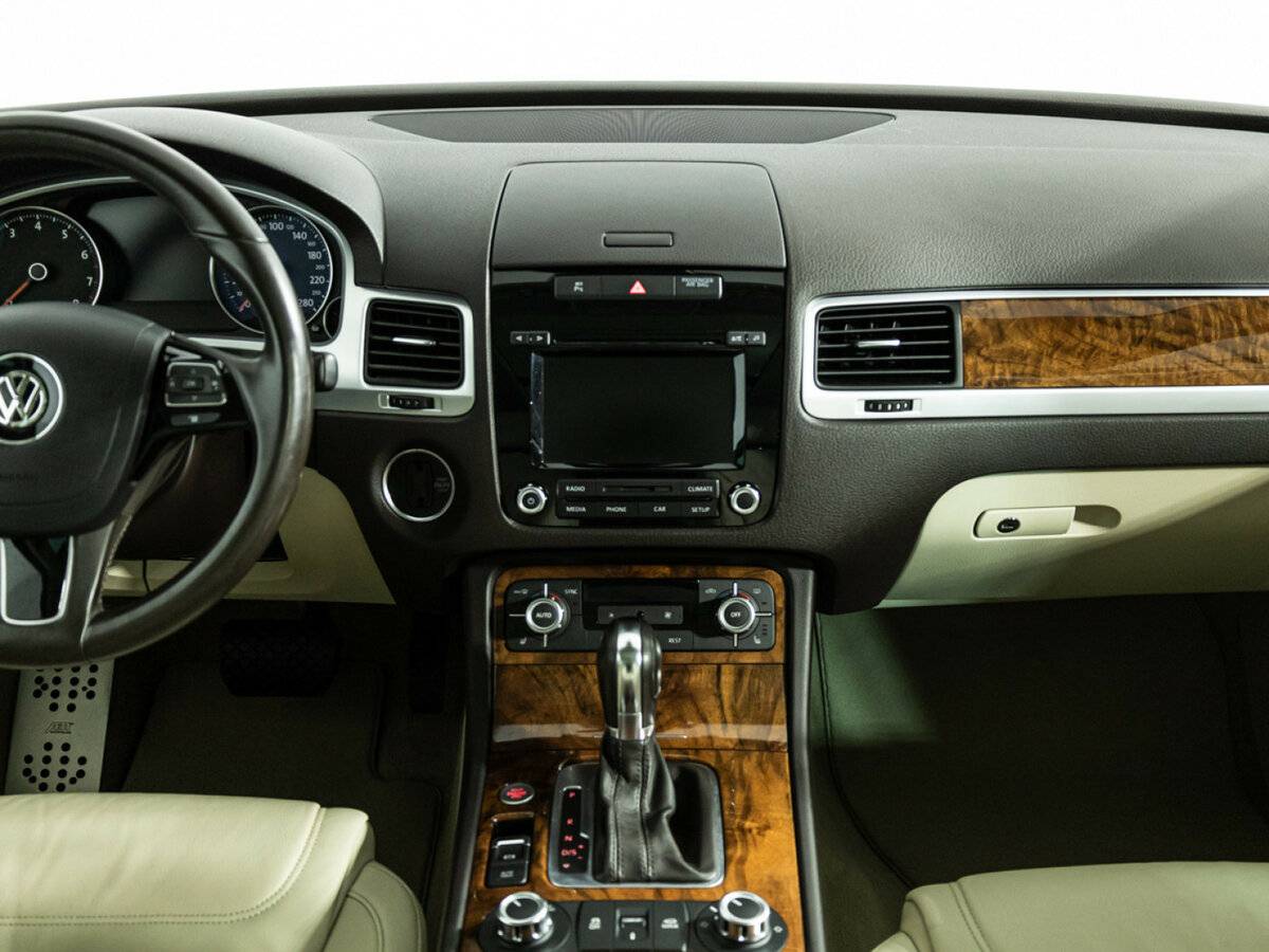Купить Volkswagen Touareg с пробегом. Фото: #11