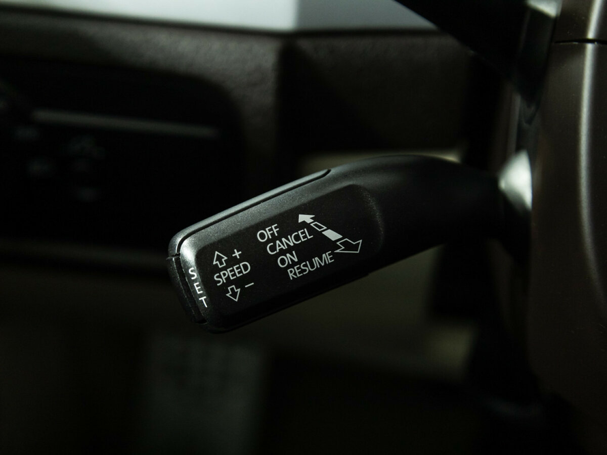 Купить Volkswagen Touareg с пробегом. Фото: #20