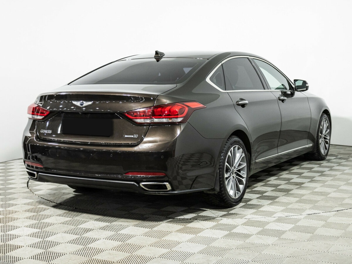 Купить Hyundai Genesis с пробегом. Фото: #4