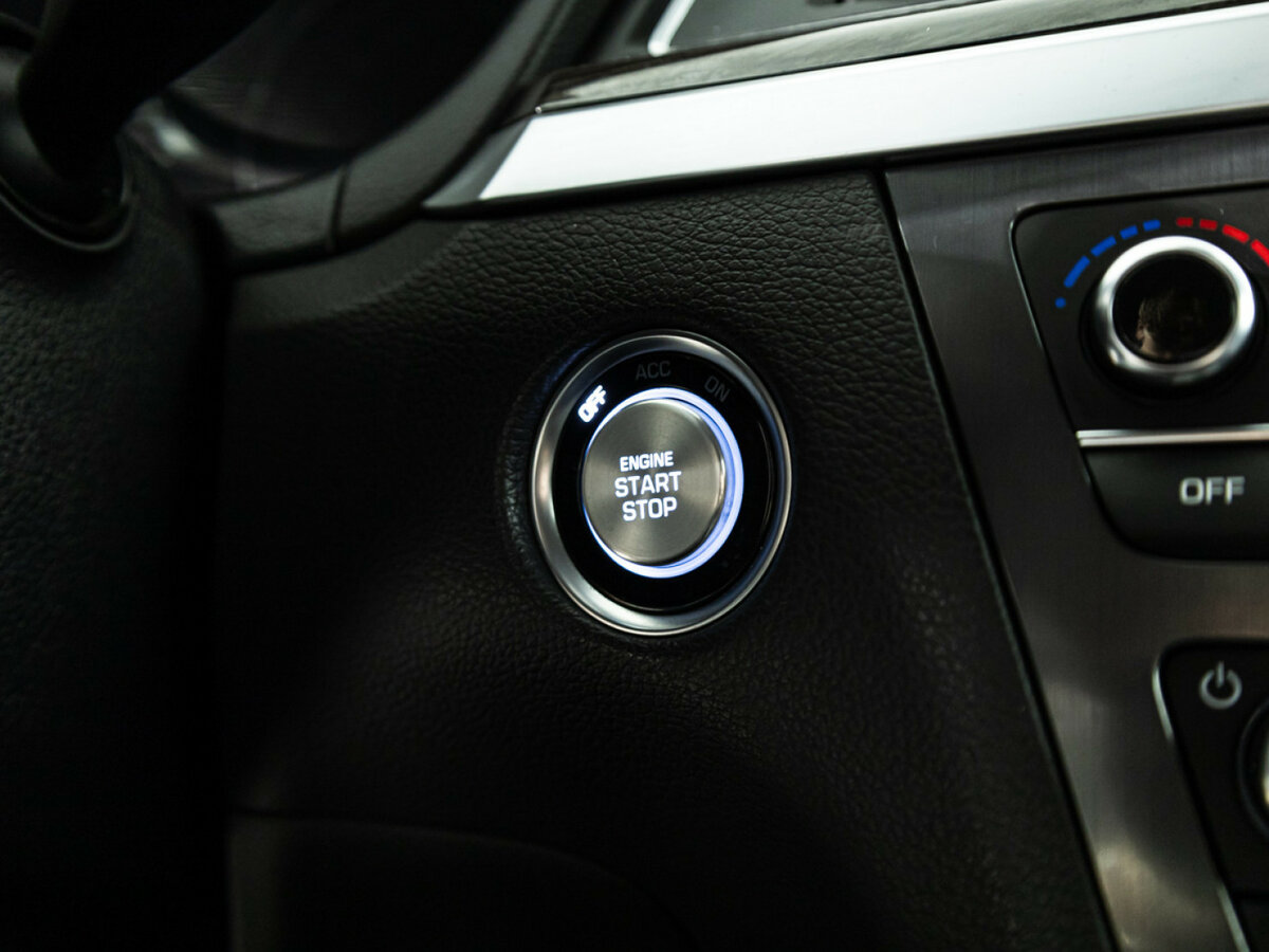 Купить Hyundai Genesis с пробегом. Фото: #23