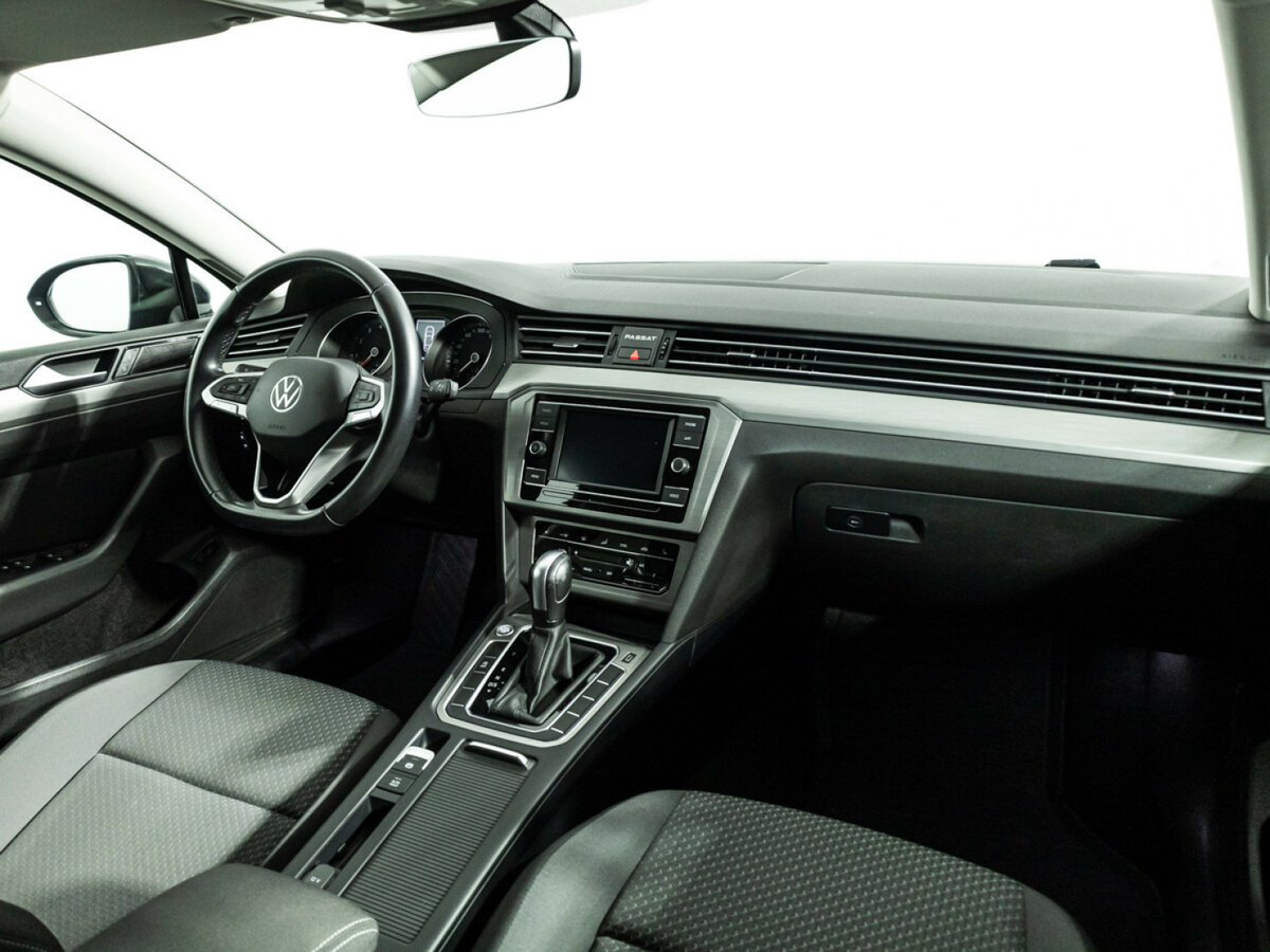 Купить Volkswagen Passat с пробегом. Фото: #8