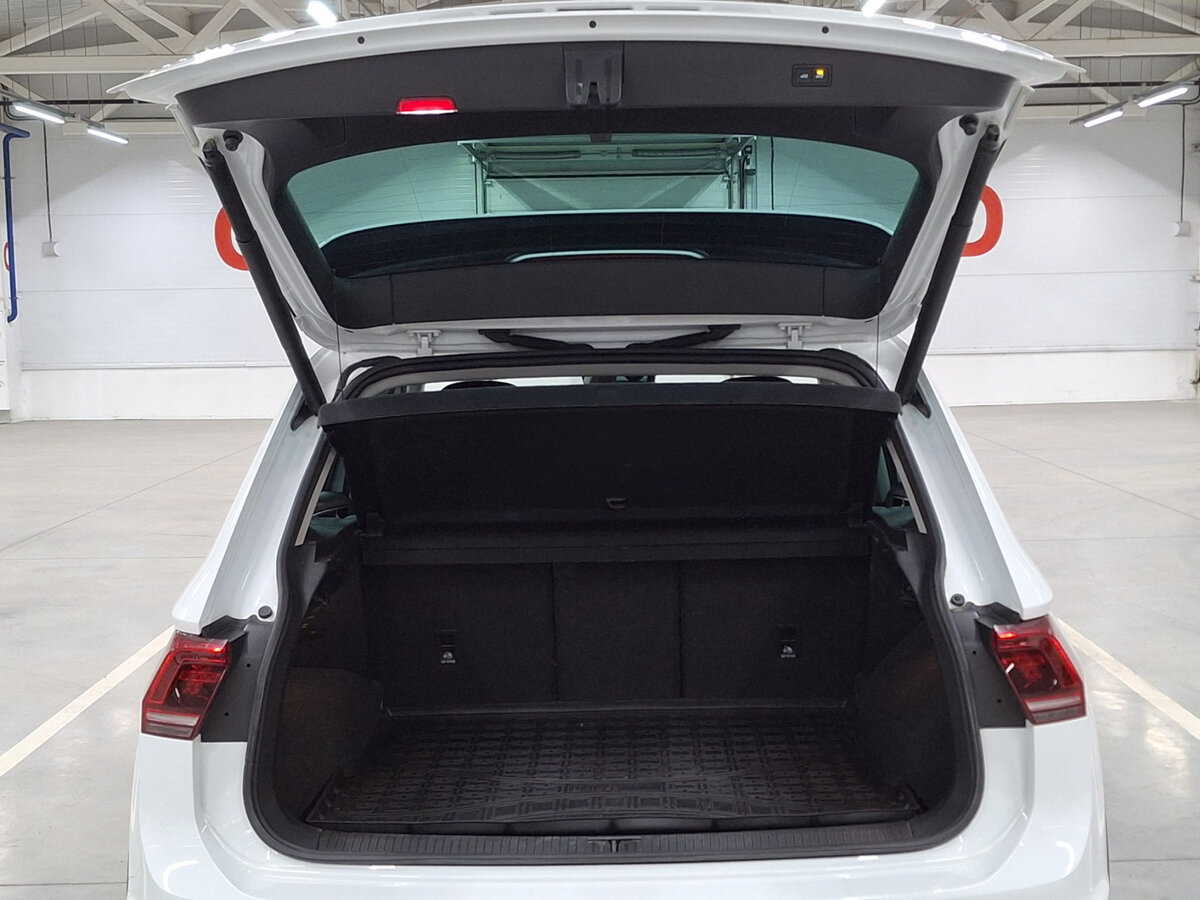 Купить Volkswagen Tiguan с пробегом. Фото: #9
