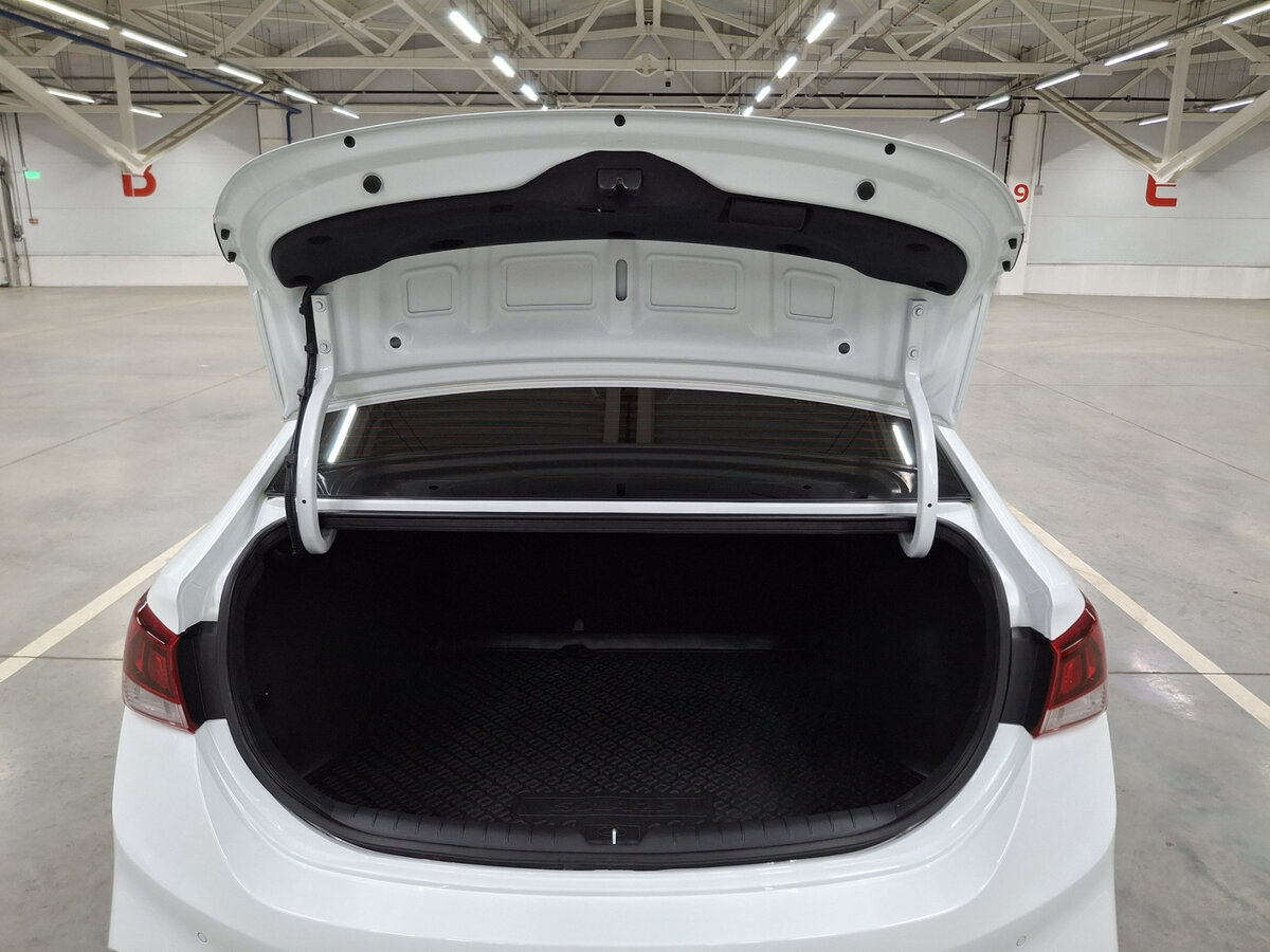 Купить Hyundai Solaris с пробегом. Фото: #9