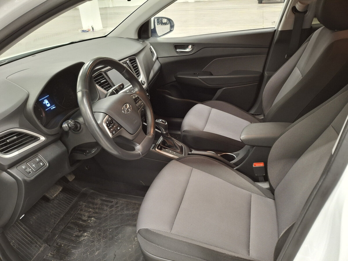 Купить Hyundai Solaris с пробегом. Фото: #15