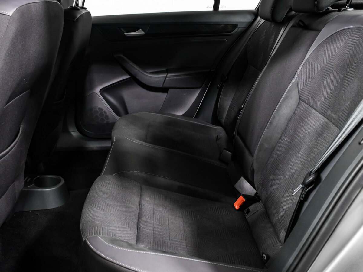 Купить Volkswagen Polo с пробегом. Фото: #11