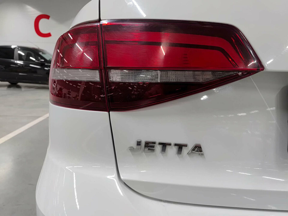 Купить Volkswagen Jetta с пробегом. Фото: #8