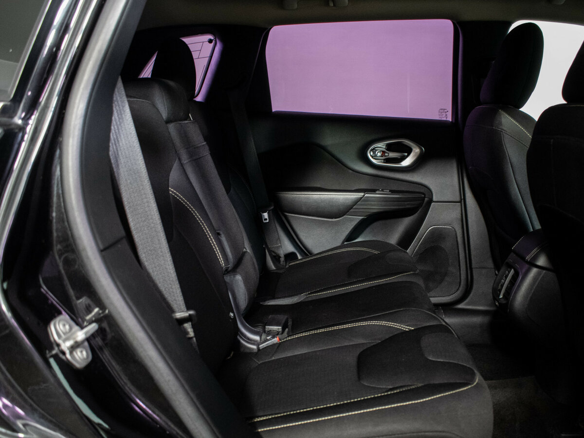 Купить Jeep Cherokee с пробегом. Фото: #8