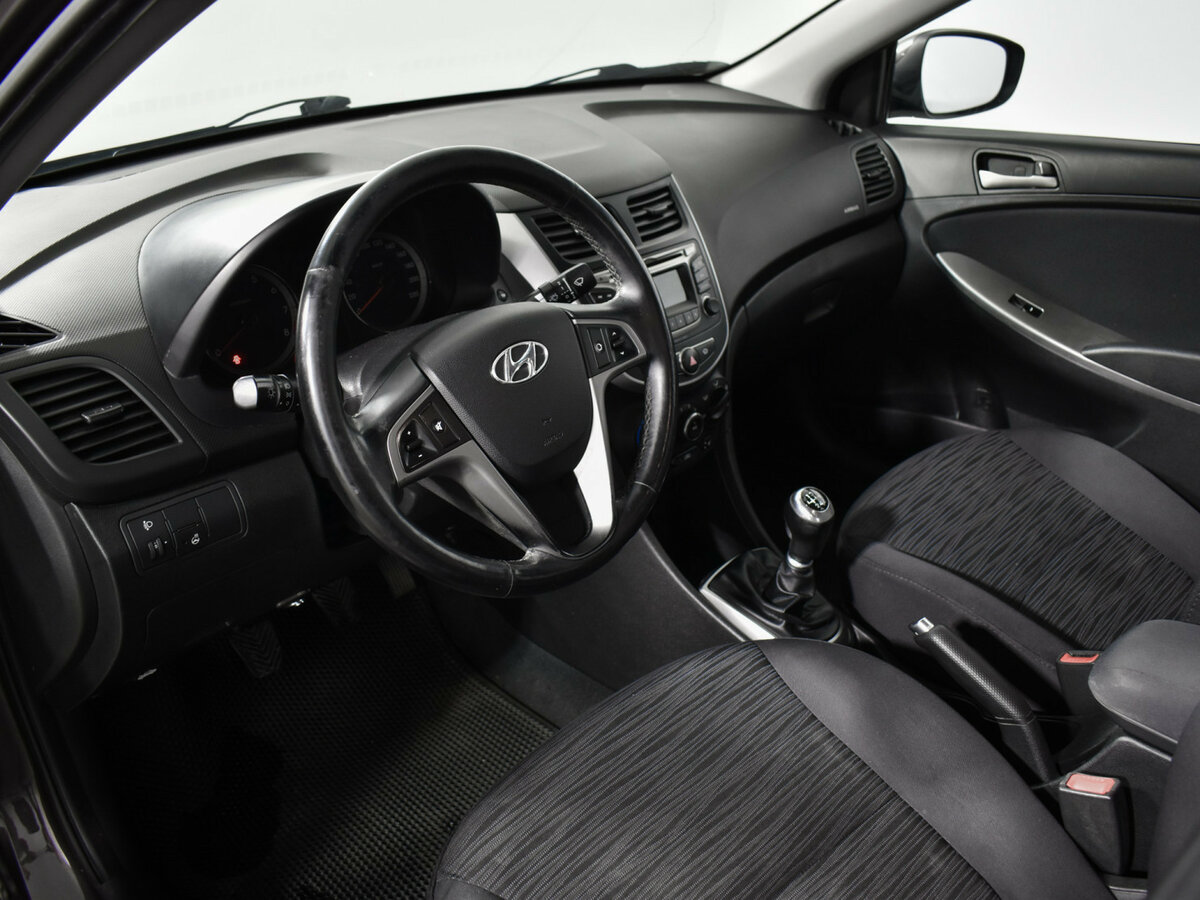 Купить Hyundai Solaris с пробегом. Фото: #8