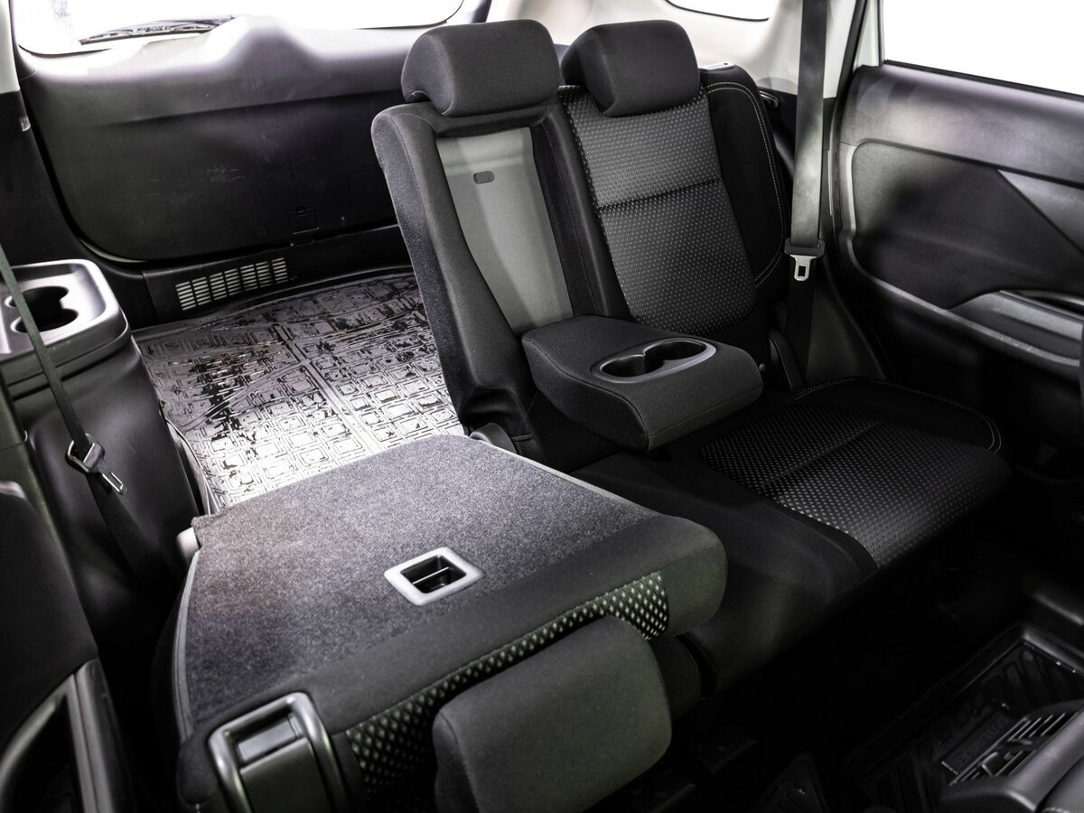 Купить Mitsubishi Outlander с пробегом. Фото: #20