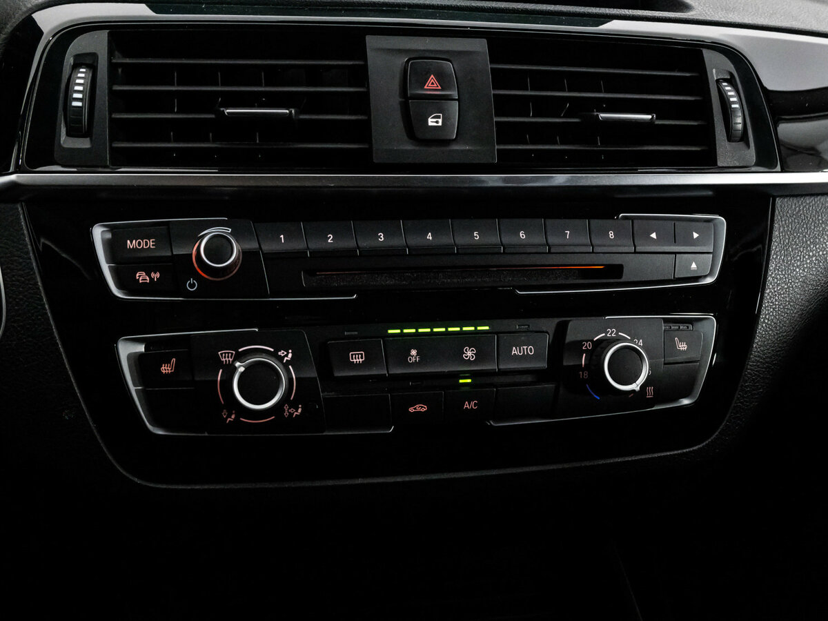 Купить BMW 1 серии с пробегом. Фото: #12