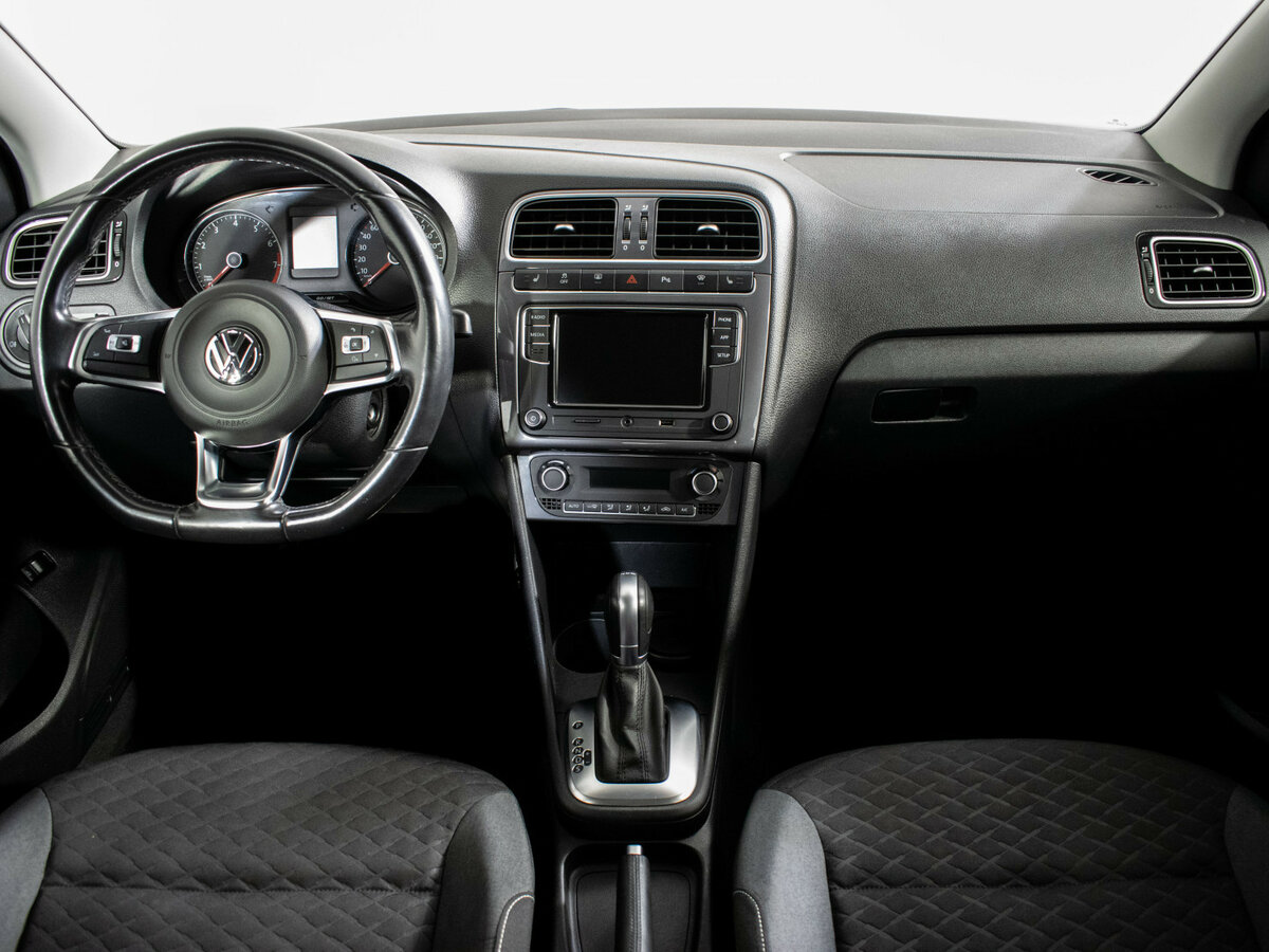 Купить Volkswagen Polo с пробегом. Фото: #10