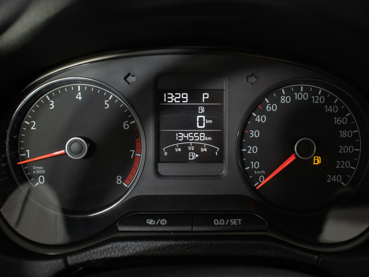 Купить Volkswagen Polo с пробегом. Фото: #11