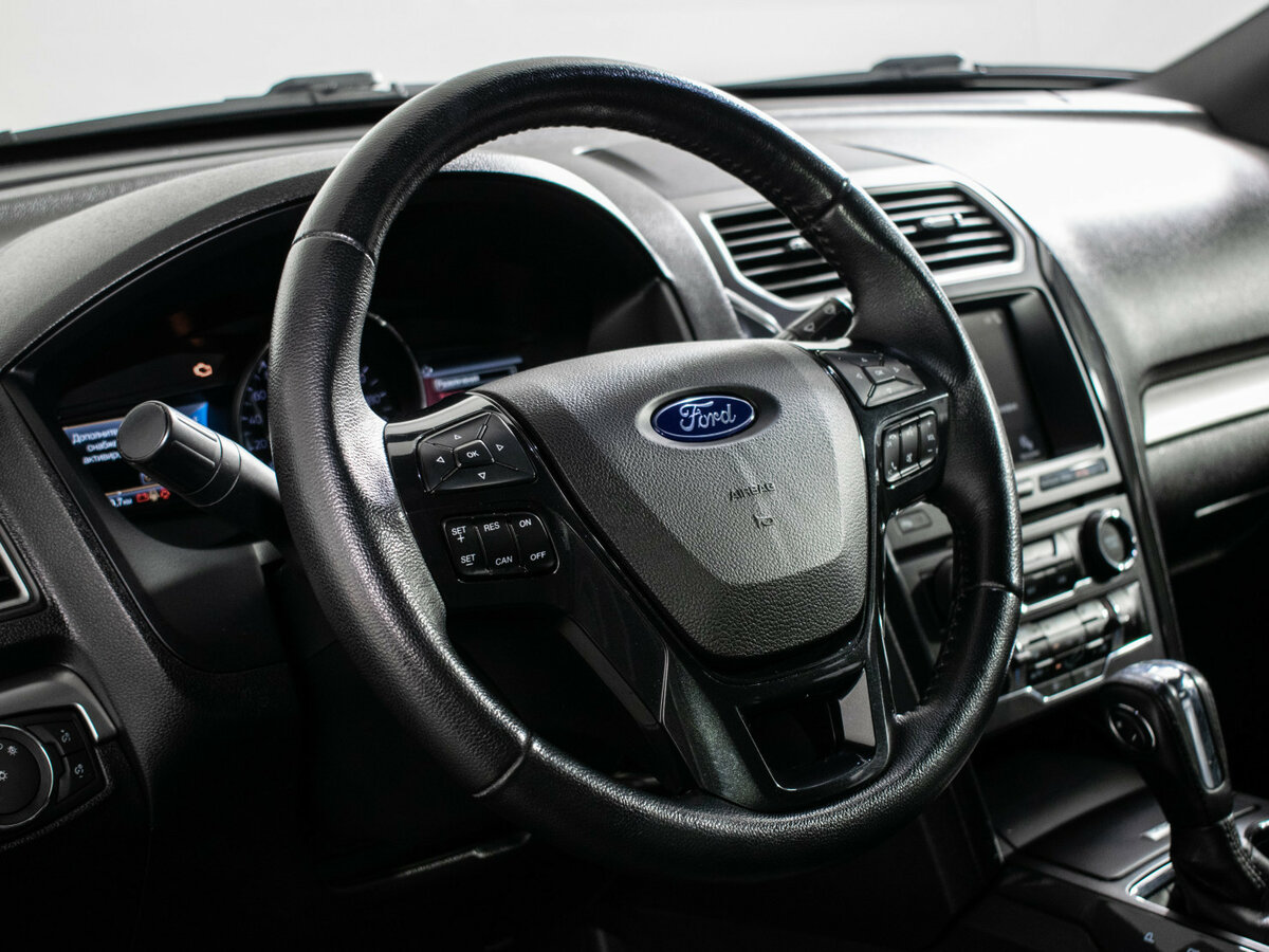 Купить Ford Explorer с пробегом. Фото: #13