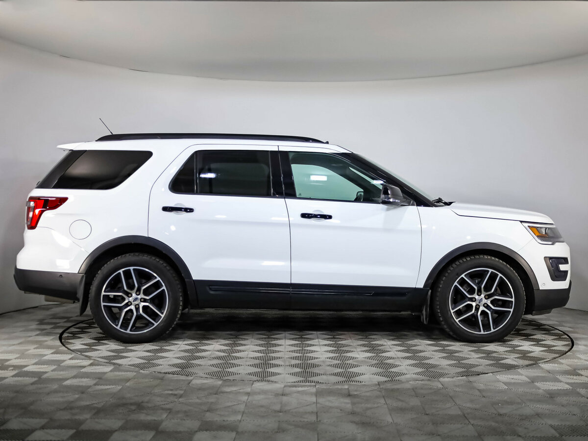 Купить Ford Explorer с пробегом. Фото: #3