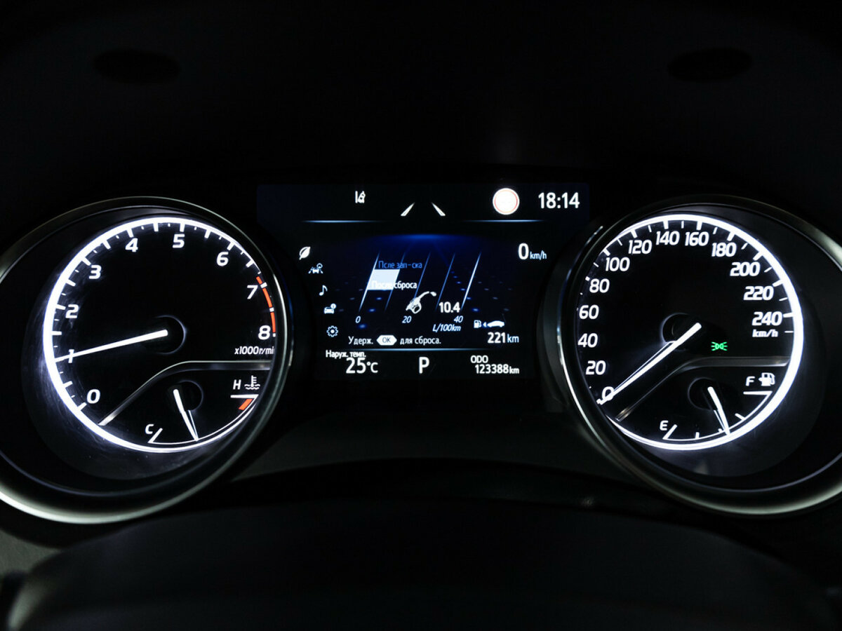 Купить Toyota Camry с пробегом. Фото: #11