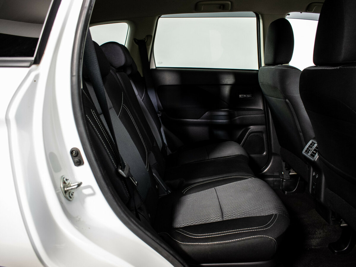 Купить Mitsubishi Outlander с пробегом. Фото: #8