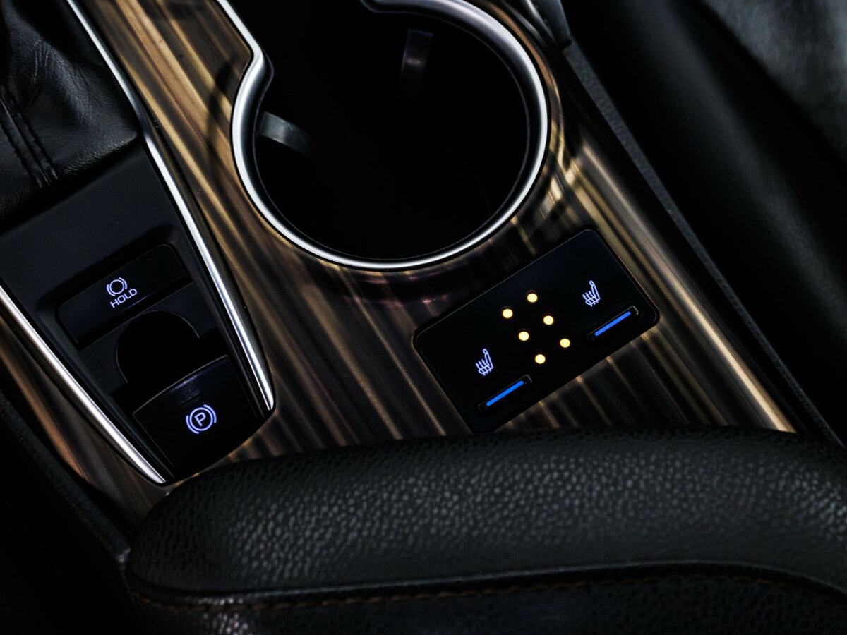 Купить Toyota Camry с пробегом. Фото: #19