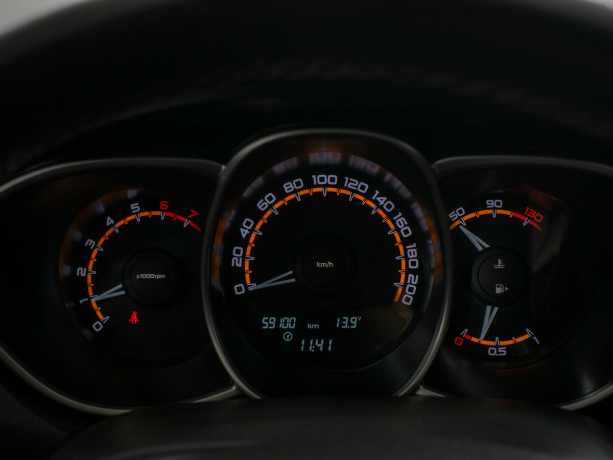 Купить Lada (ВАЗ) Vesta с пробегом. Фото: #11