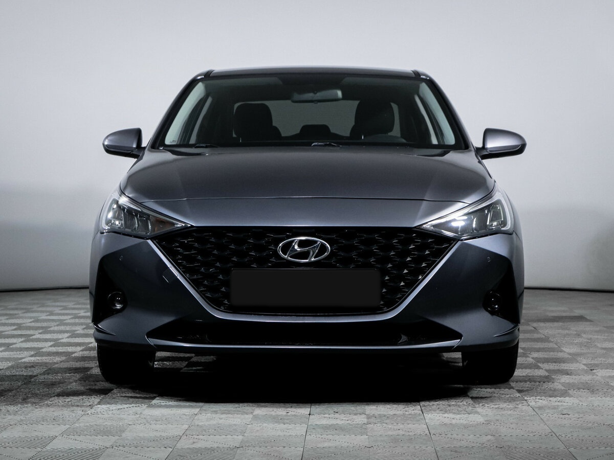 Купить Hyundai Solaris с пробегом. Фото: #1