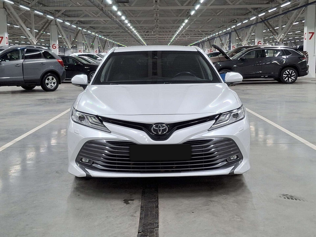 Купить Toyota Camry с пробегом. Фото: #1