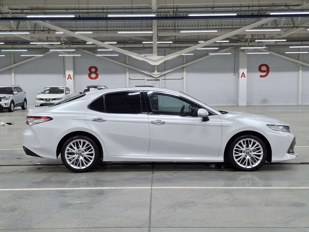 Купить Toyota Camry с пробегом. Фото: #3