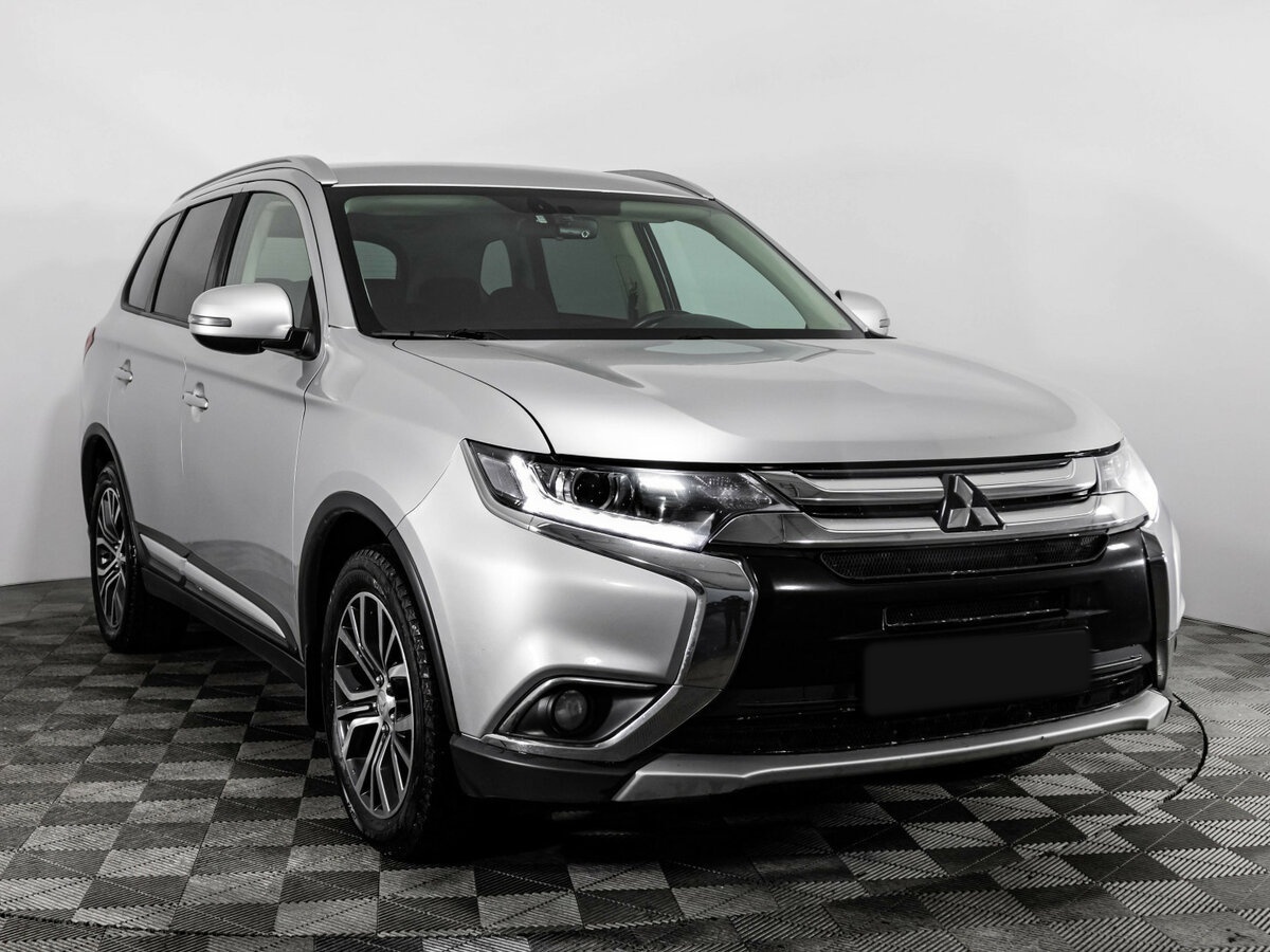 Купить Mitsubishi Outlander с пробегом. Фото: #2