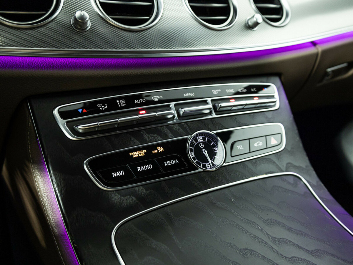 Купить Mercedes-Benz E-Класс с пробегом. Фото: #17