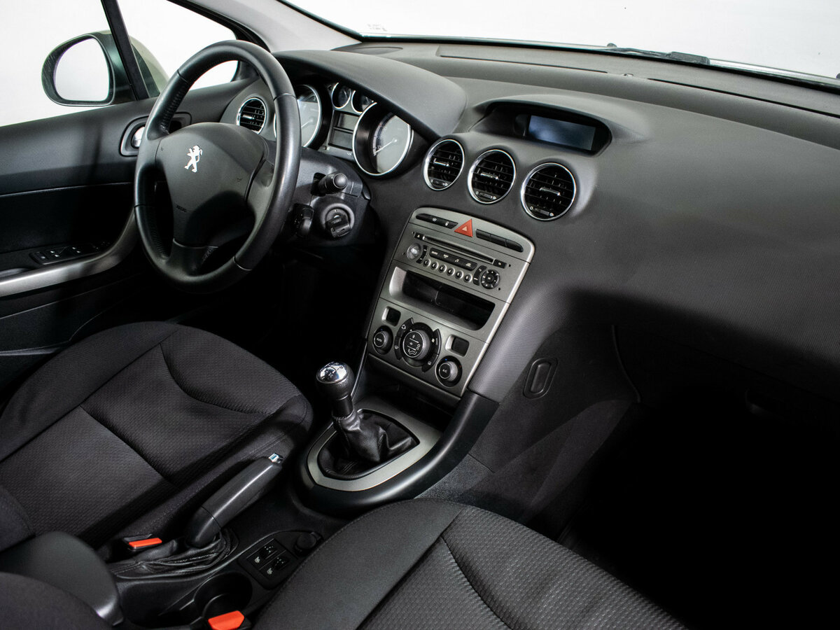 Купить Peugeot 408 с пробегом. Фото: #9