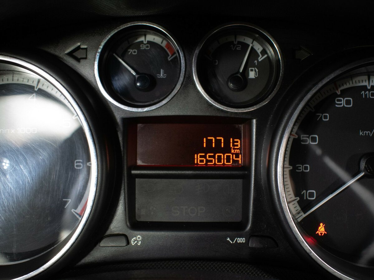 Купить Peugeot 408 с пробегом. Фото: #11