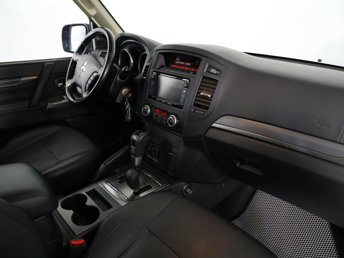 Купить Mitsubishi Pajero с пробегом. Фото: #10
