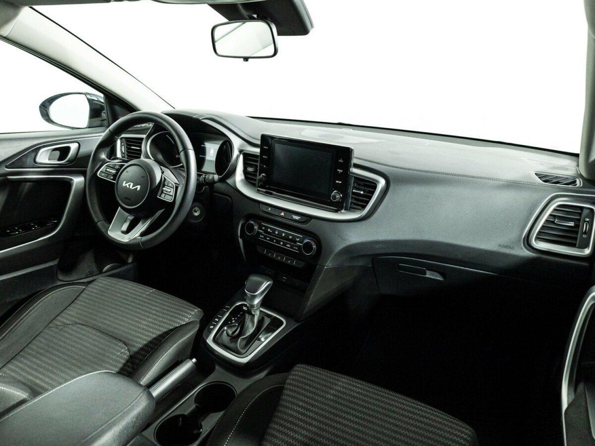 Купить Kia Ceed с пробегом. Фото: #8