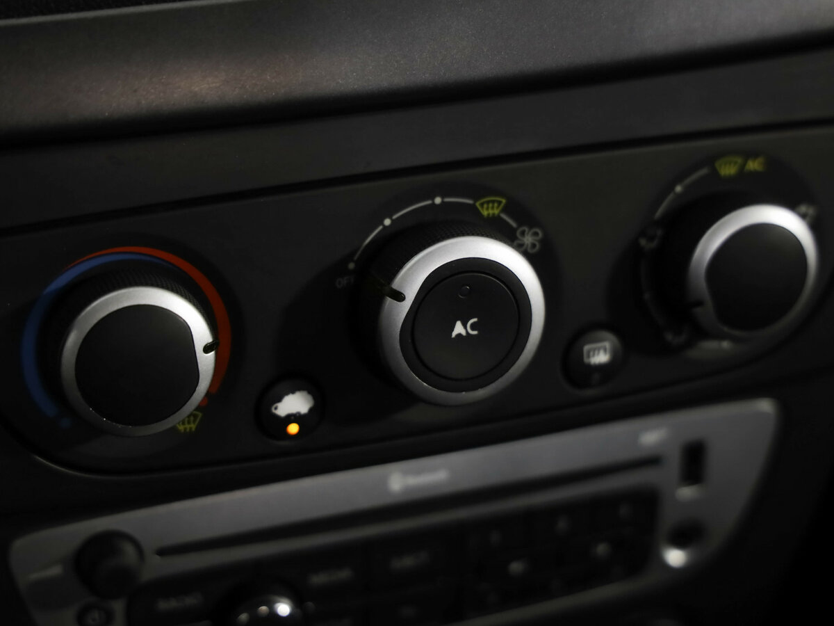 Купить Renault Fluence с пробегом. Фото: #11