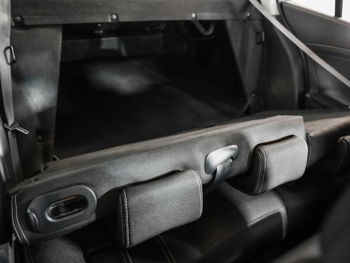 Купить Renault Fluence с пробегом. Фото: #22