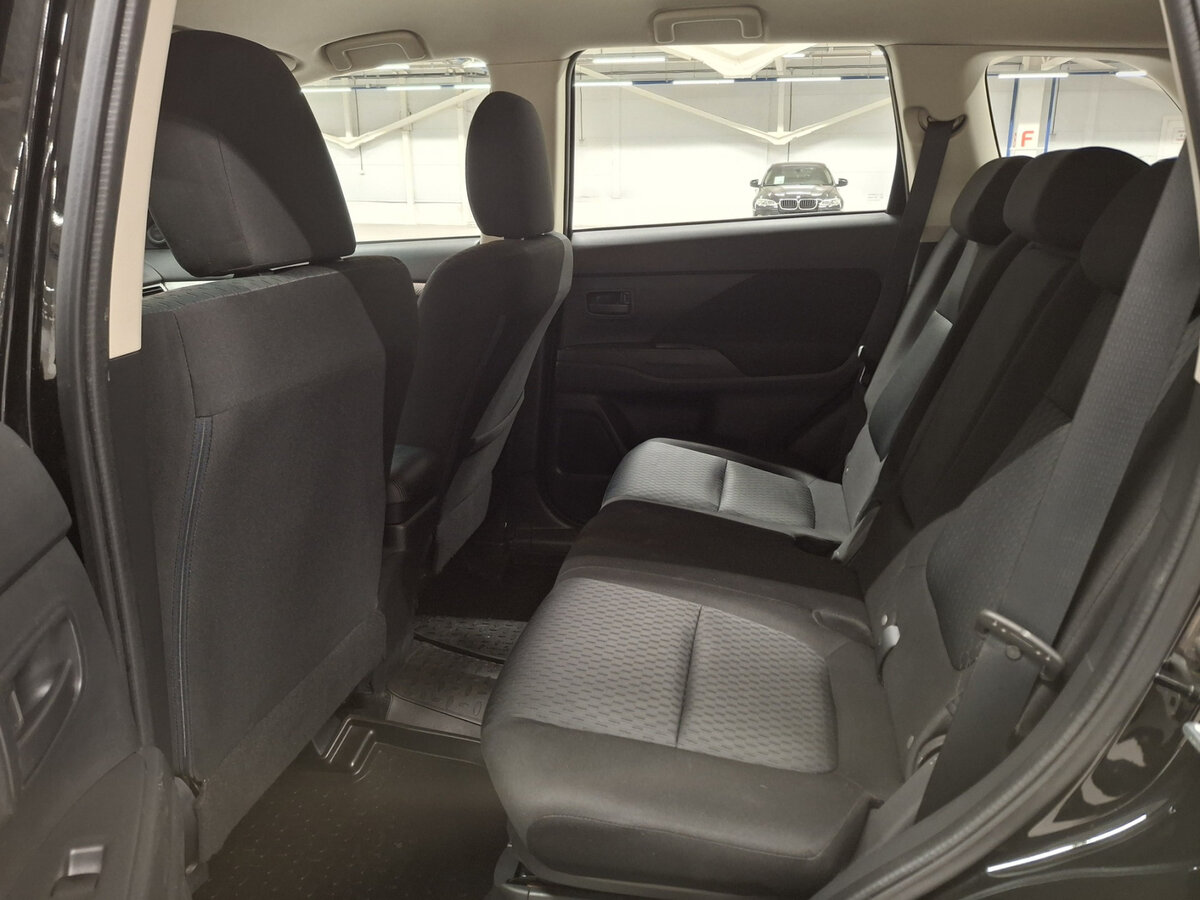 Купить Mitsubishi Outlander с пробегом. Фото: #10